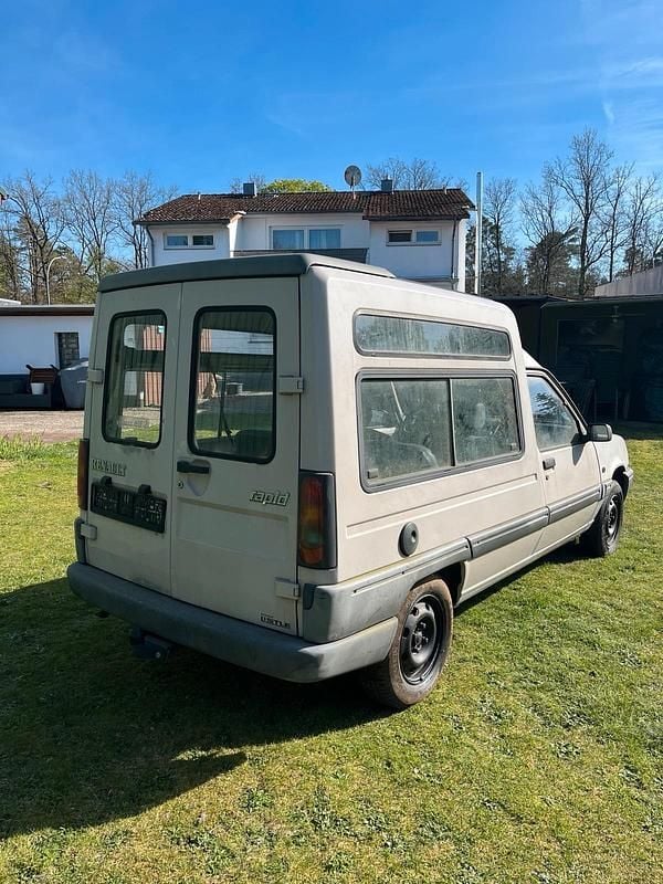 Second-hand Renault Rapid 55 CP (40 kW) 1995 Bej Monovolum
