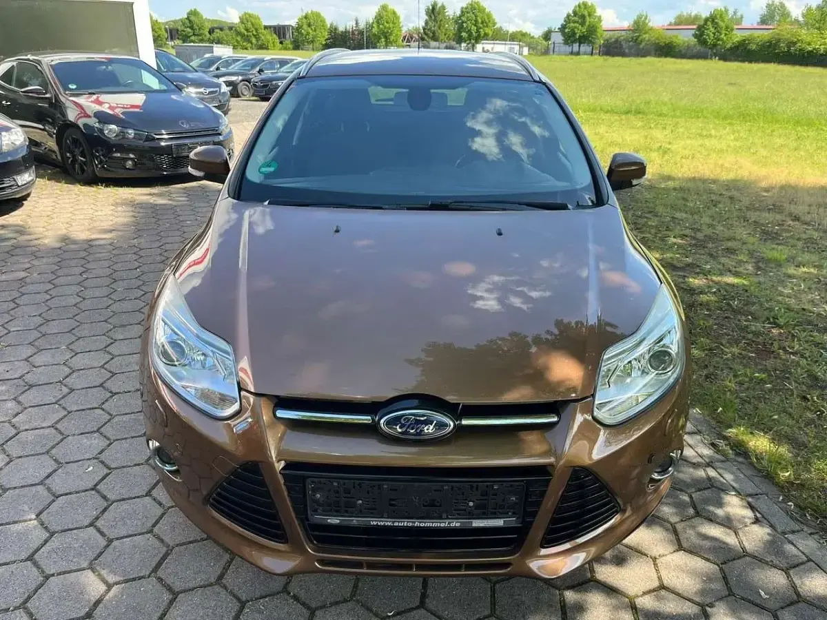 Gebraucht Ford Focus Titanium 125 PS (91 kW) 2014 Braun Kombi