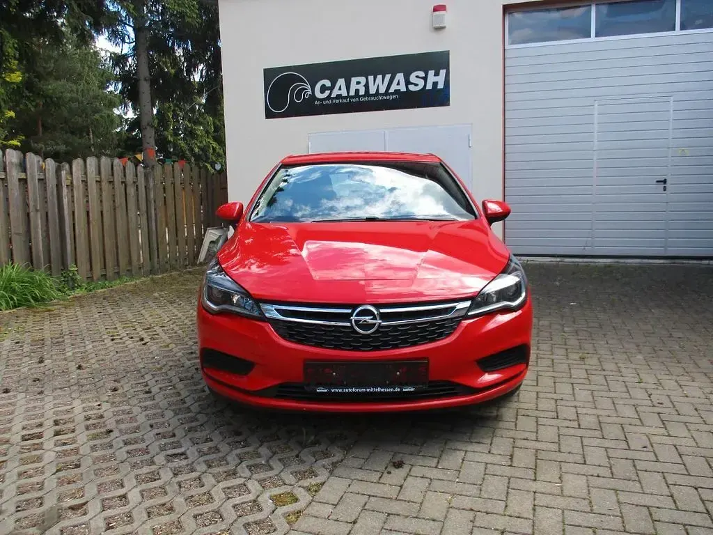 Gebraucht Opel Astra Edition 95 PS (69 kW) 2017 Rot Limousine