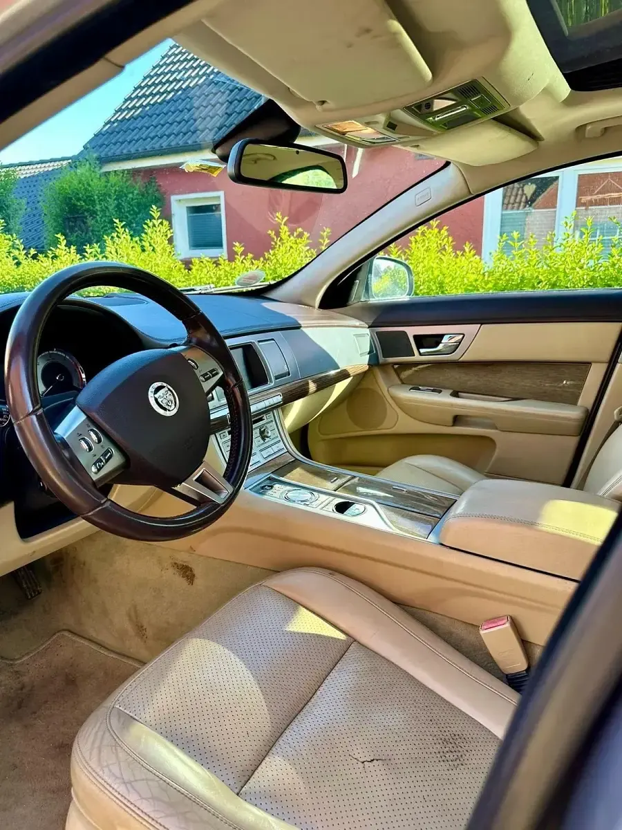Używany Jaguar XF 248 KM (182 kW) 2010 Sedan/Limuzyna