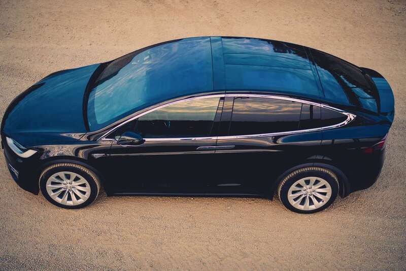 Solid black Gebraucht 2020 Tesla Model X Performance SUV | 69.000 € - Bild 1/4