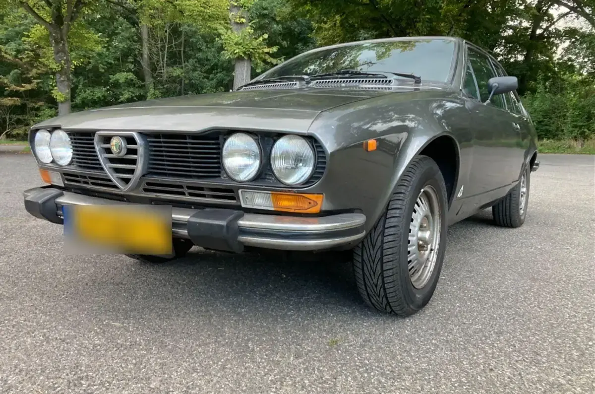 Gebraucht Alfa Romeo Alfetta GT/GTV 122 PS (89 kW) 1978 Grau Coupé