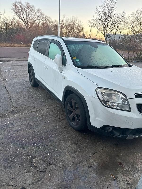 Weiß Gebraucht 2012 Chevrolet Orlando Van / Kleinbus | 3.900 € - Bild 1/4