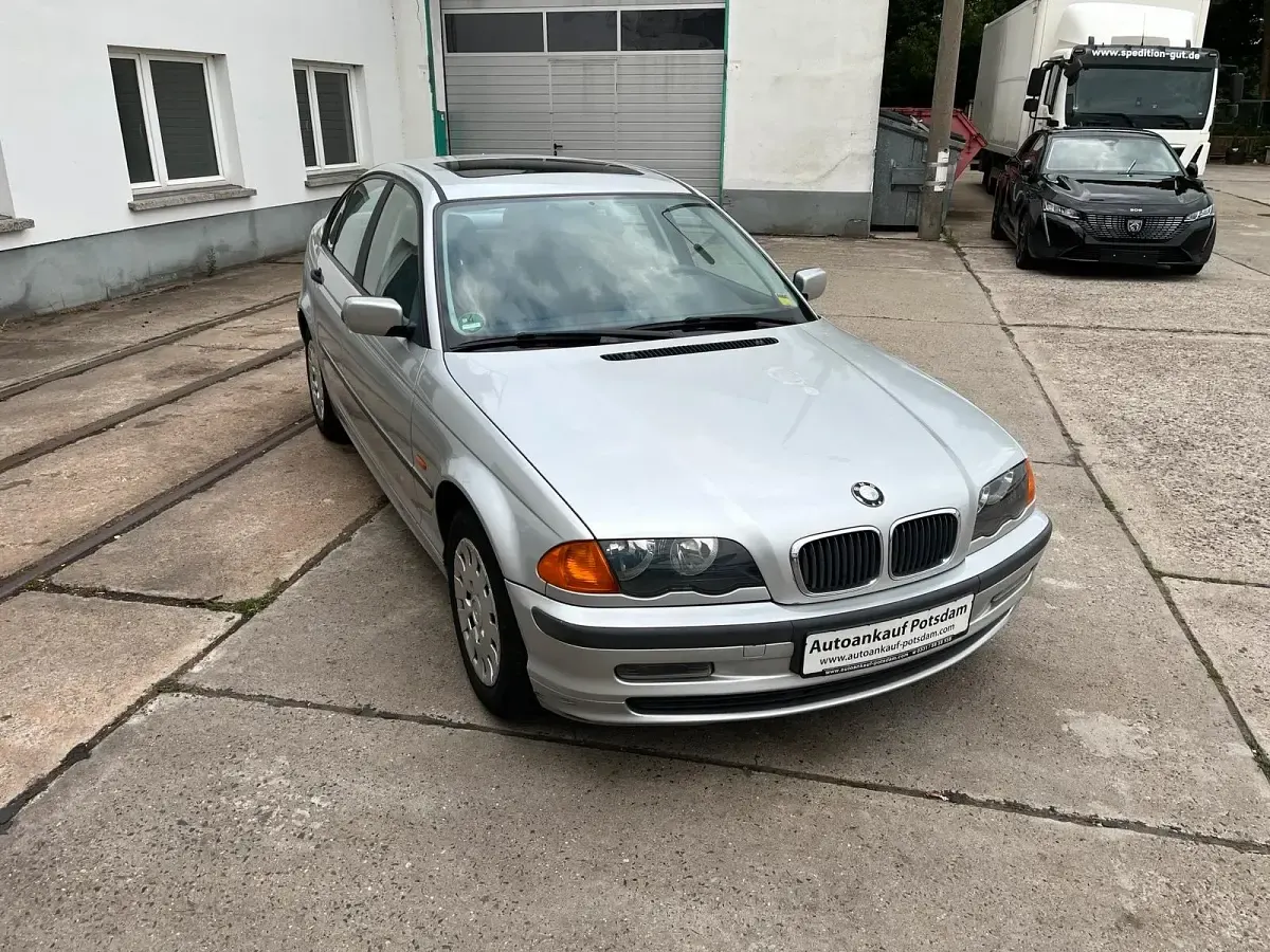 Gebraucht BMW 316 105 PS (77 kW) 1999 Silber Limousine