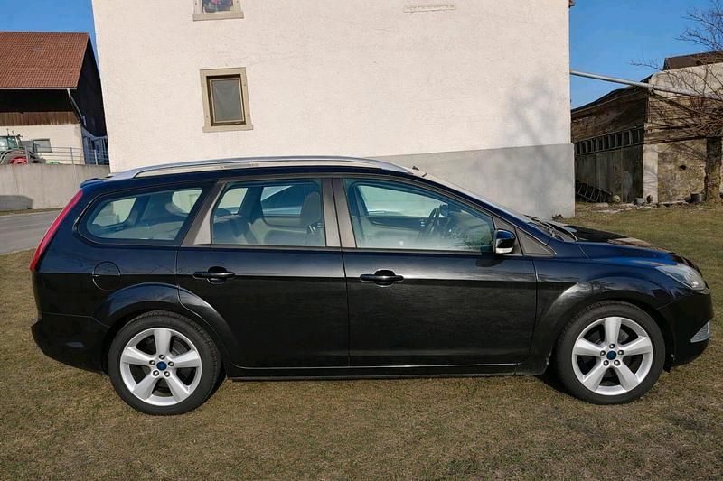 Gebraucht Ford Focus 102 PS (75 kW) 2009 Kombi