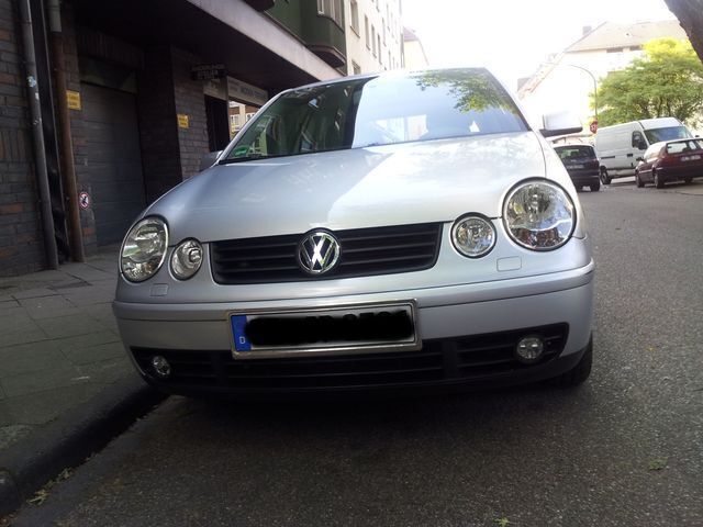 Gebraucht VW Polo Highline 64 PS (47 kW) 2002 Silber metallic Kleinwagen