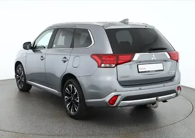 Gebraucht Mitsubishi Outlander 150 PS (110 kW) 2018 Grau SUV