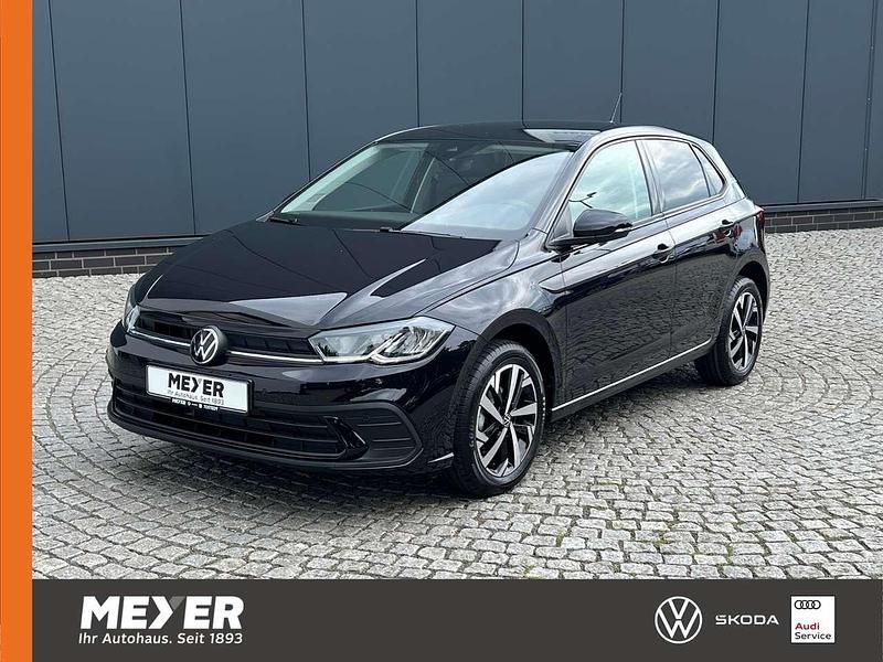 Deep black perleffekt Neu 2025 VW Polo Goal Limousine | 22.690 € (Fairer Preis) - Bild 1/4