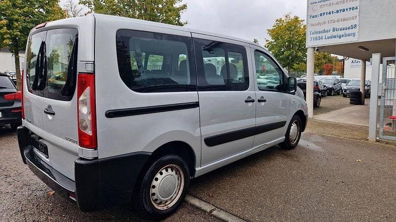 Gebraucht Peugeot TePee 90 PS (66 kW) 2011 Silber Van / Kleinbus