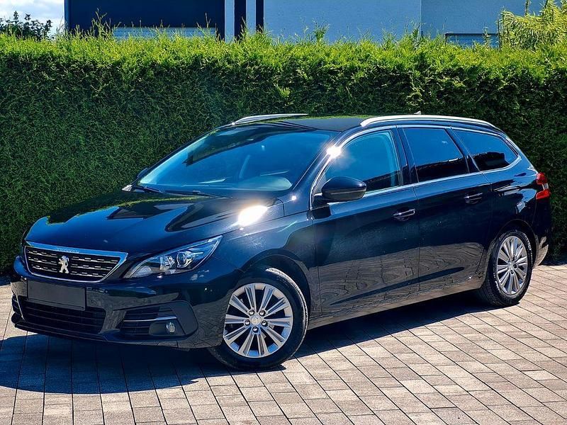 Gebraucht Peugeot 308 SW Allure 131 PS (96 kW) 2021 Schwarz Kombi