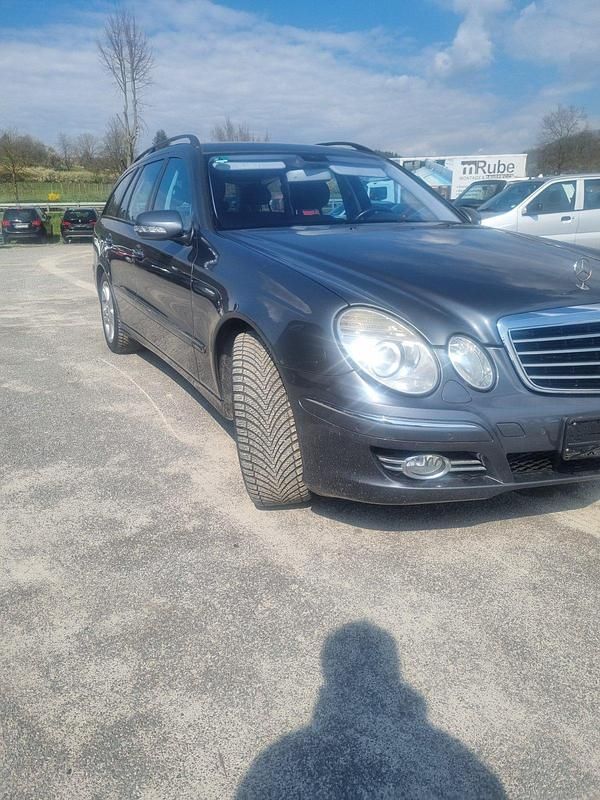 Gebraucht Mercedes E230 204 PS (150 kW) 2009 Blau Kombi