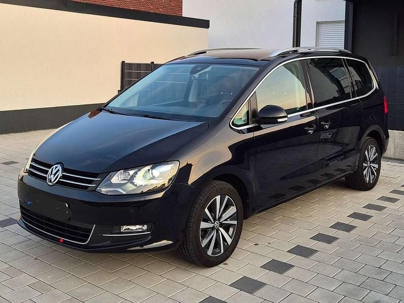 Deep black perleffekt Gebraucht 2015 VW Sharan Highline Van / Kleinbus | 14.999 € (Guter Preis) - Bild 1/4
