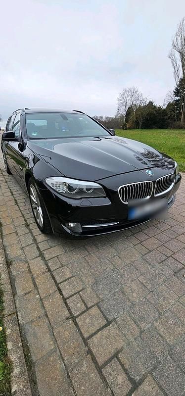 Gebraucht BMW 530 258 PS (189 kW) 2012 Schwarz Kombi
