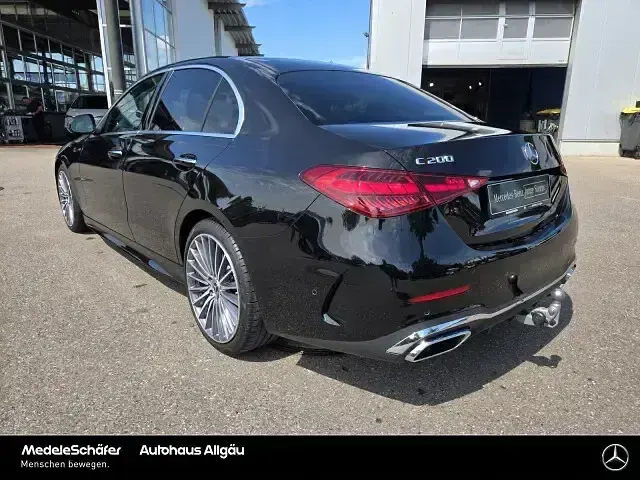 Gebraucht Mercedes C200 AMG 204 PS (150 kW) 2024 Obsidianschwarz Limousine