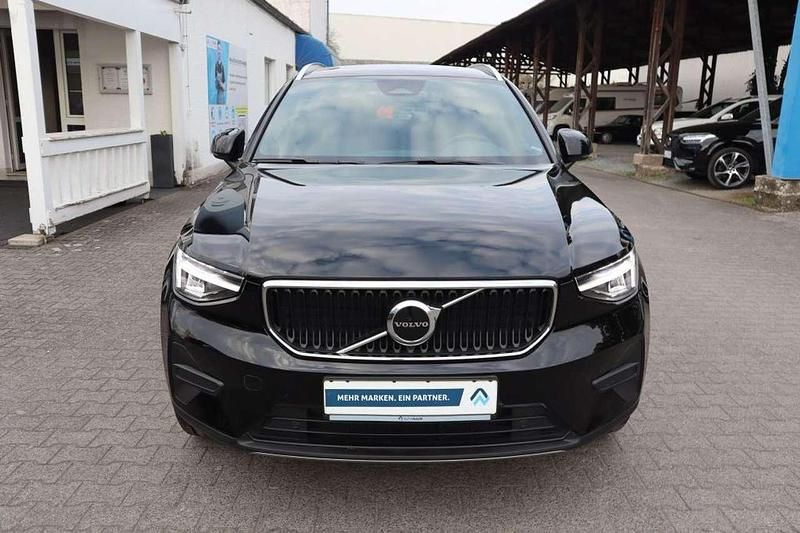 Gebraucht Volvo XC40 Core 163 PS (119 kW) 2023 Black solid (stone) SUV