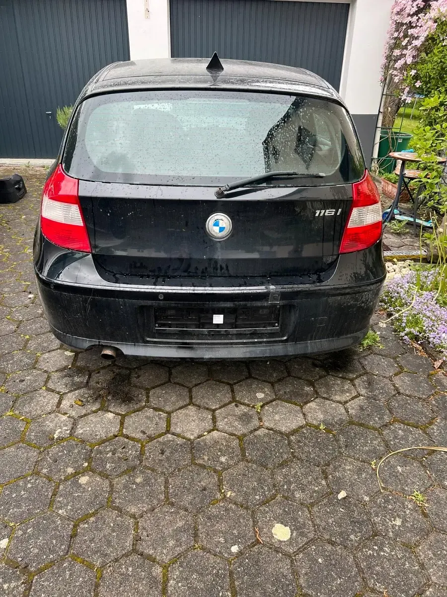 Gebraucht BMW 116 85 PS (62 kW) 2004 Schwarz Kleinwagen