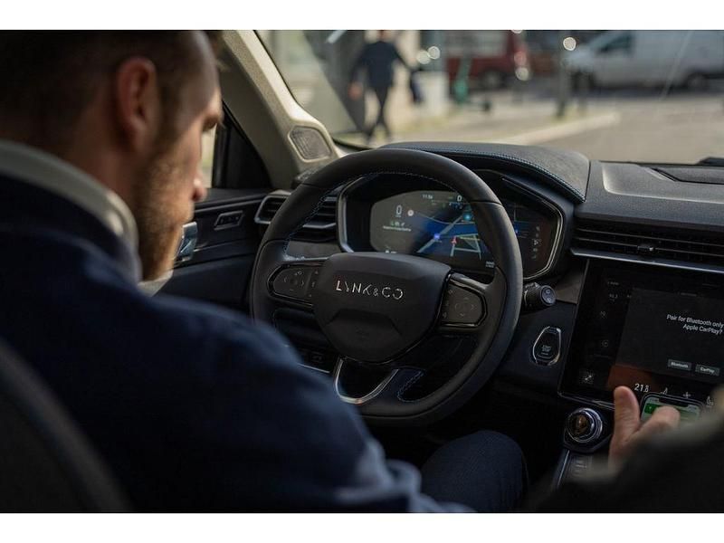 Schwarz Gebraucht 2022 Lynk & Co 01 SUV | 24.690 € - Bild 1/1