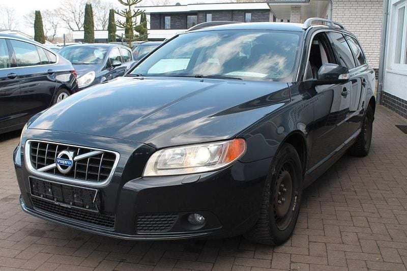 Gebraucht Volvo V70 Summum 163 PS (119 kW) 2011 Savile grey Kombi
