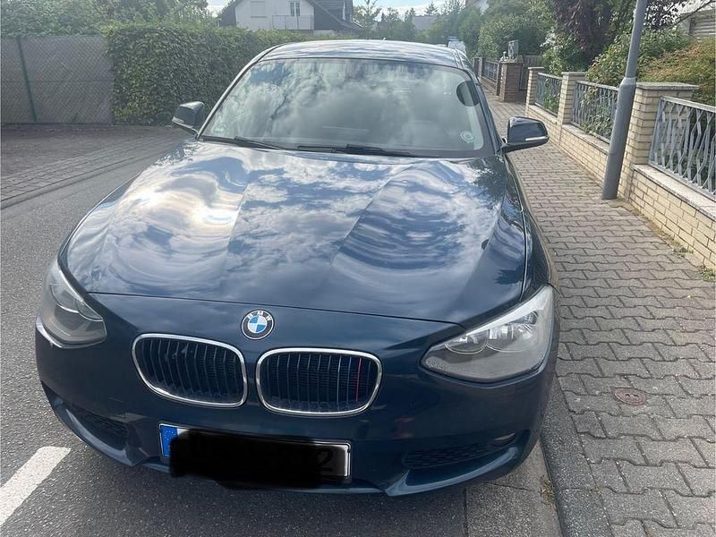Blau Gebraucht 2012 BMW 116 Kleinwagen | 7.900 € (Fairer Preis) - Bild 1/4