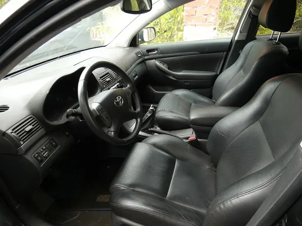 Gebraucht Toyota Avensis Executive 177 PS (130 kW) 2008 Black mica / ink (metallic) Kombi