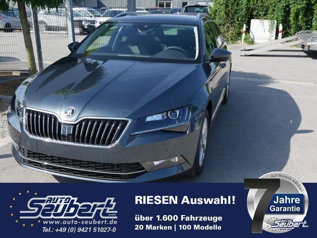 Grau metallic Gebraucht 2019 Skoda Superb Style Kombi | 29.490 € (Etwas zu teuer) - Bild 1/4