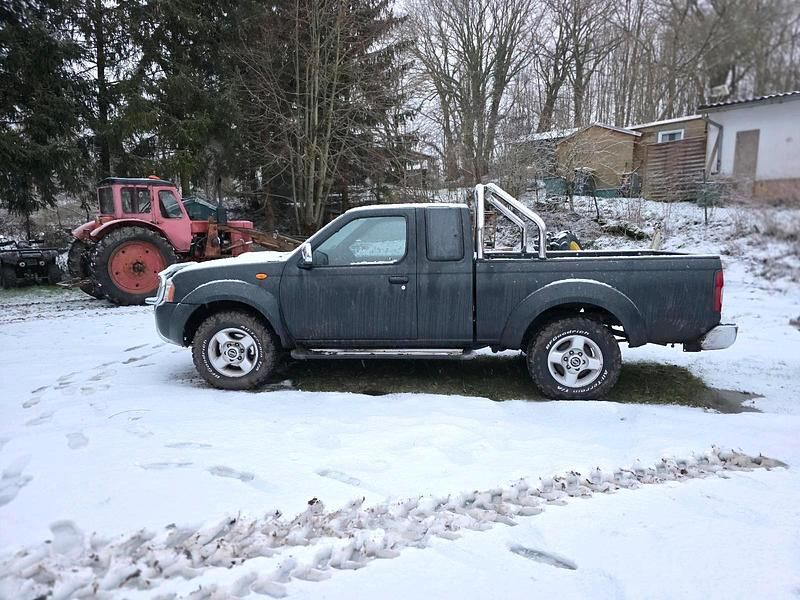 Gebraucht Nissan Navarra 133 PS (97 kW) 2002 Schwarz SUV