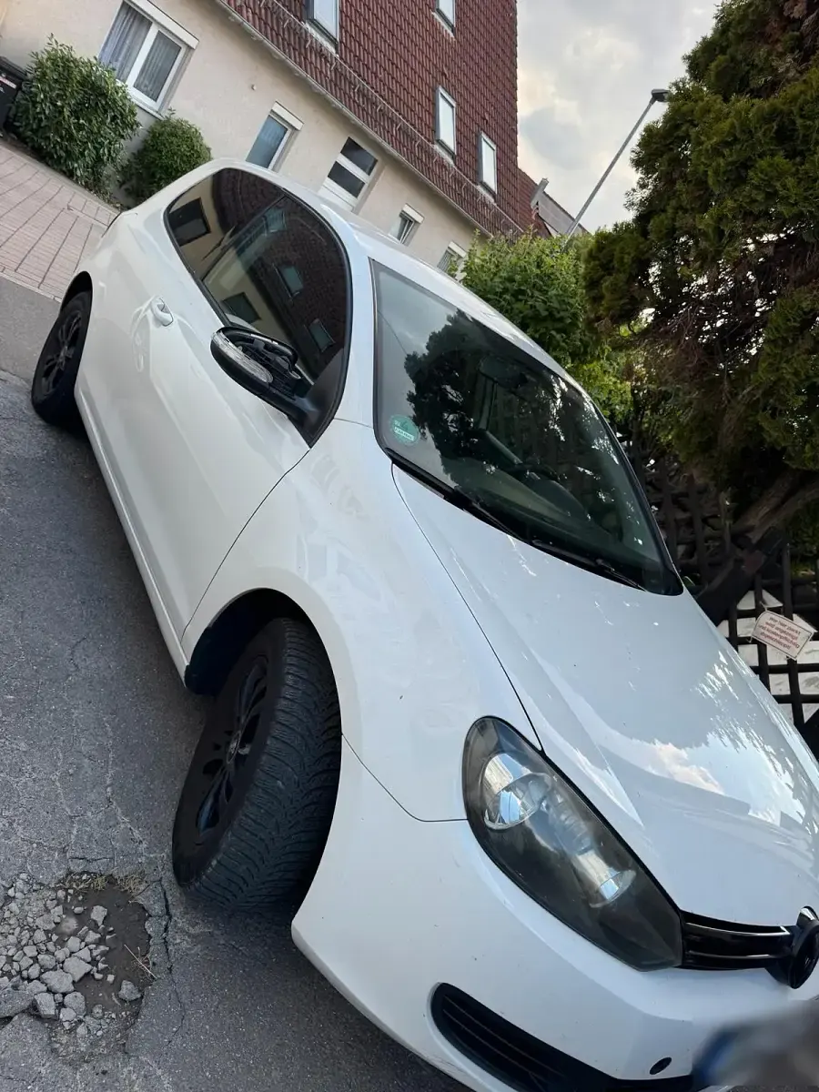 Gebraucht VW Golf VI 80 PS (58 kW) 2009 Weiß Kleinwagen