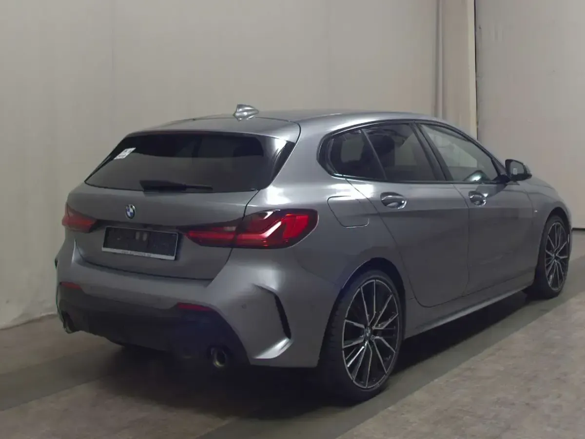 Gebraucht BMW 120 M Sport 178 PS (130 kW) 2023 Grau Limousine