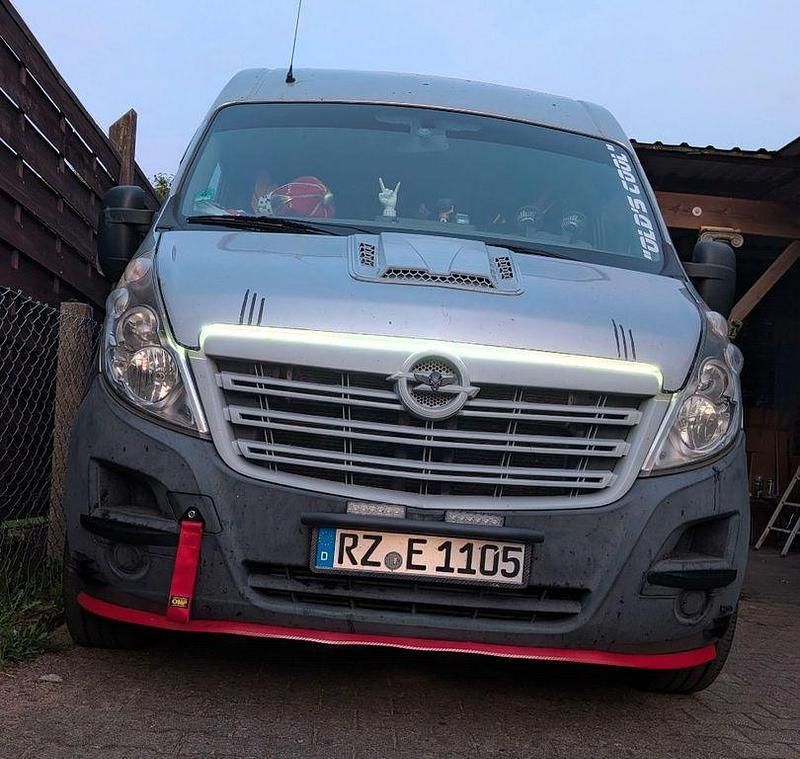 Silber Gebraucht 2011 Opel Movano Van / Kleinbus | 9.876 € - Bild 1/4