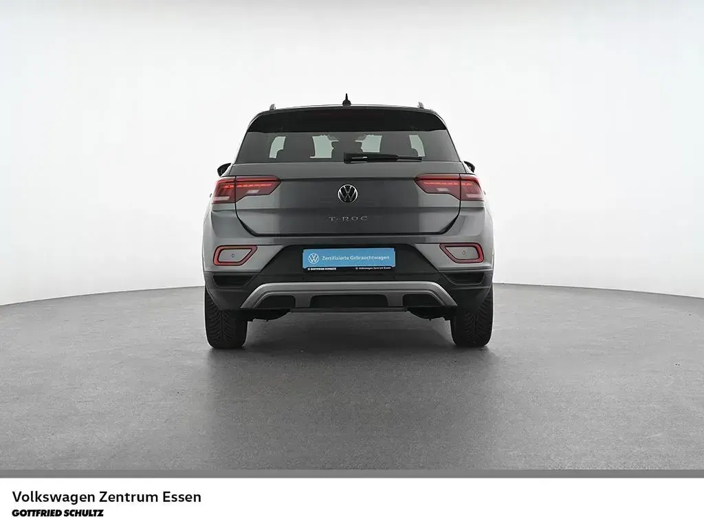 Gebraucht VW T-Roc Life 110 PS (80 kW) 2023 Grau SUV