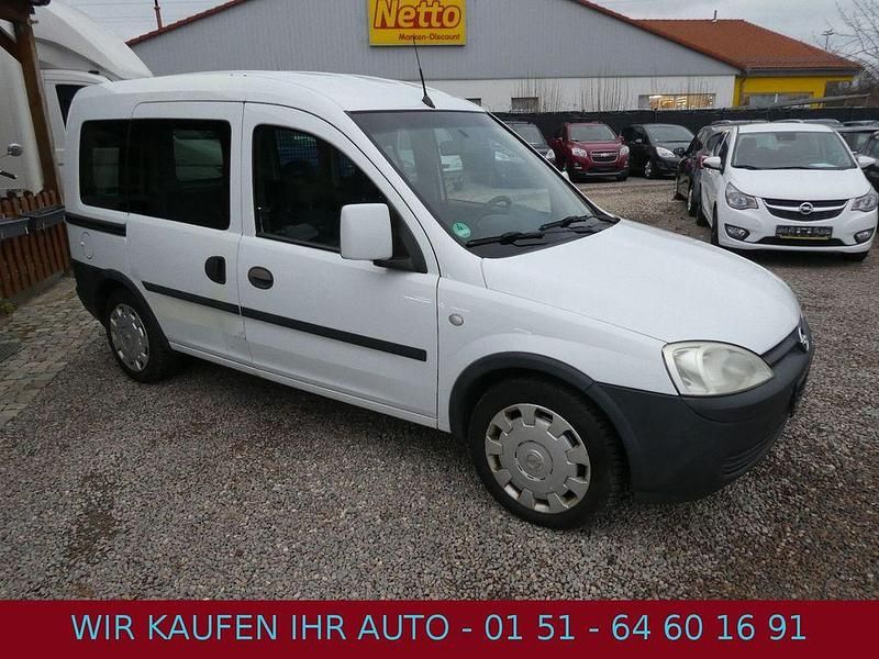 Gebraucht Opel Combo 101 PS (74 kW) 2011 Weiß Kombi