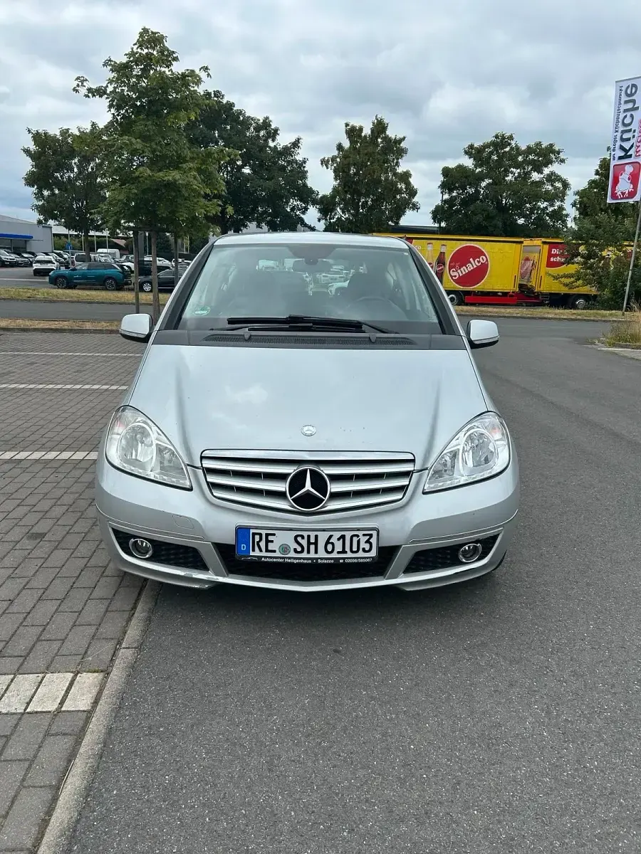 Gebraucht Mercedes A180 109 PS (80 kW) 2009 Silber Kleinwagen