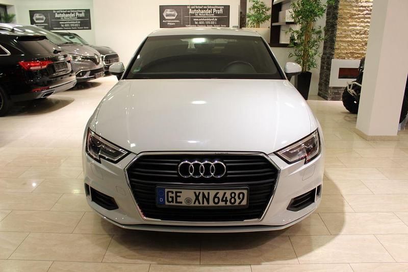 Gebraucht Audi A3 S-Line 116 PS (85 kW) 2019 Weiß Limousine