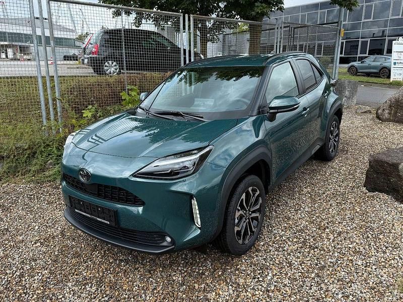 Grün Neu 2025 Toyota Yaris Cross Team SUV | 29.990 € (Fairer Preis) - Bild 1/4