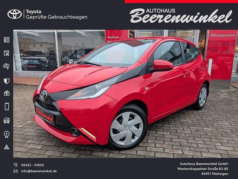 Vulcanorot Gebraucht 2015 Toyota Aygo Business Edition Kleinwagen | 7.890 € (Fairer Preis) - Bild 1/4