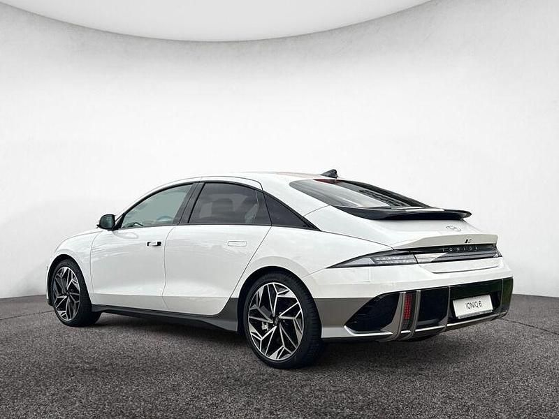 Gebraucht Hyundai Ioniq 6 Techniq 167 kW (228 PS) 2024 Serenity white pearl (metallic) Limousine