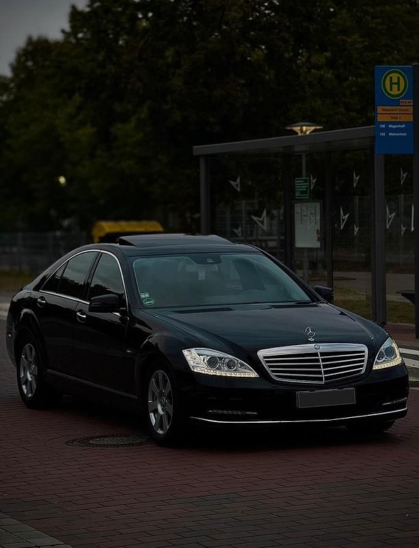 Schwarz Gebraucht 2012 Mercedes S250 Limousine | 19.999 € (Fairer Preis) - Bild 1/4