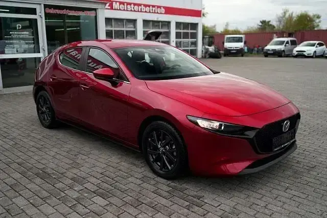 Używany Mazda 3 Selection 162 KM (119 kW) 2021 Czerwony Sedan/Limuzyna