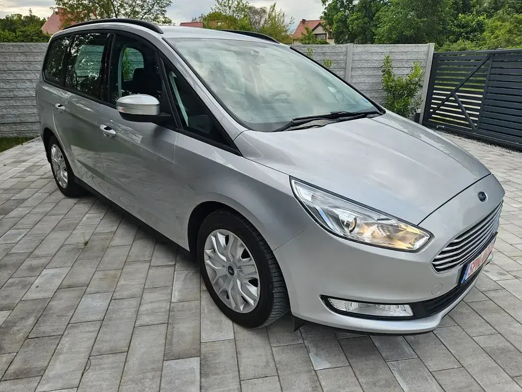 Gebraucht Ford Galaxy 150 PS (110 kW) 2017 Silber Van / Kleinbus