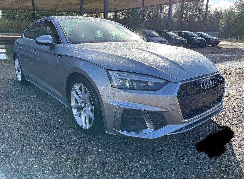 Silber Gebraucht 2022 Audi A5 Sportback S-Line Limousine | 23.490 € (Superpreis) - Bild 1/4