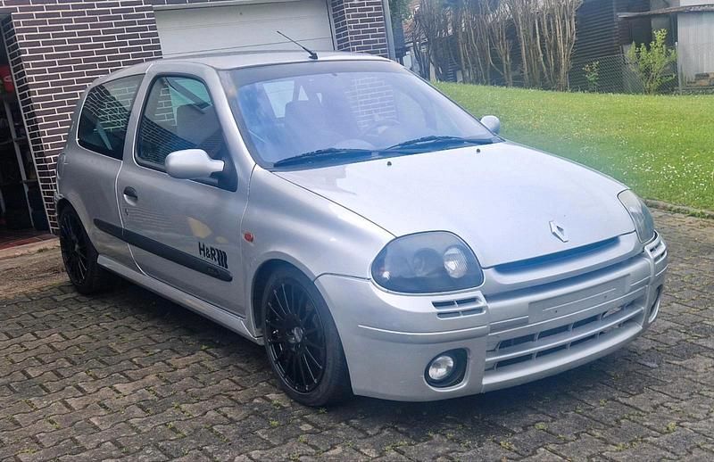 Silber Gebraucht 2000 Renault Clio II R.S. Kleinwagen | 6.000 € (Guter Preis) - Bild 1/4