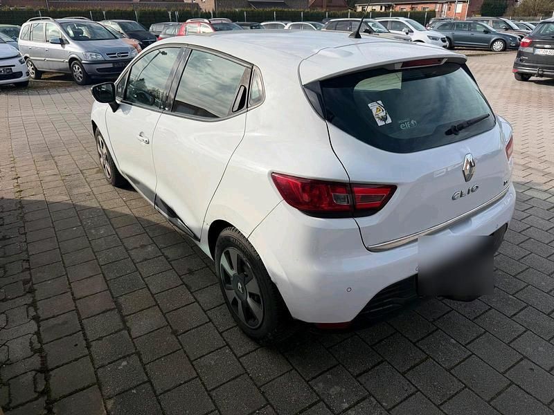 Gebraucht Renault Clio IV 90 PS (66 kW) 2014 Weiß Limousine