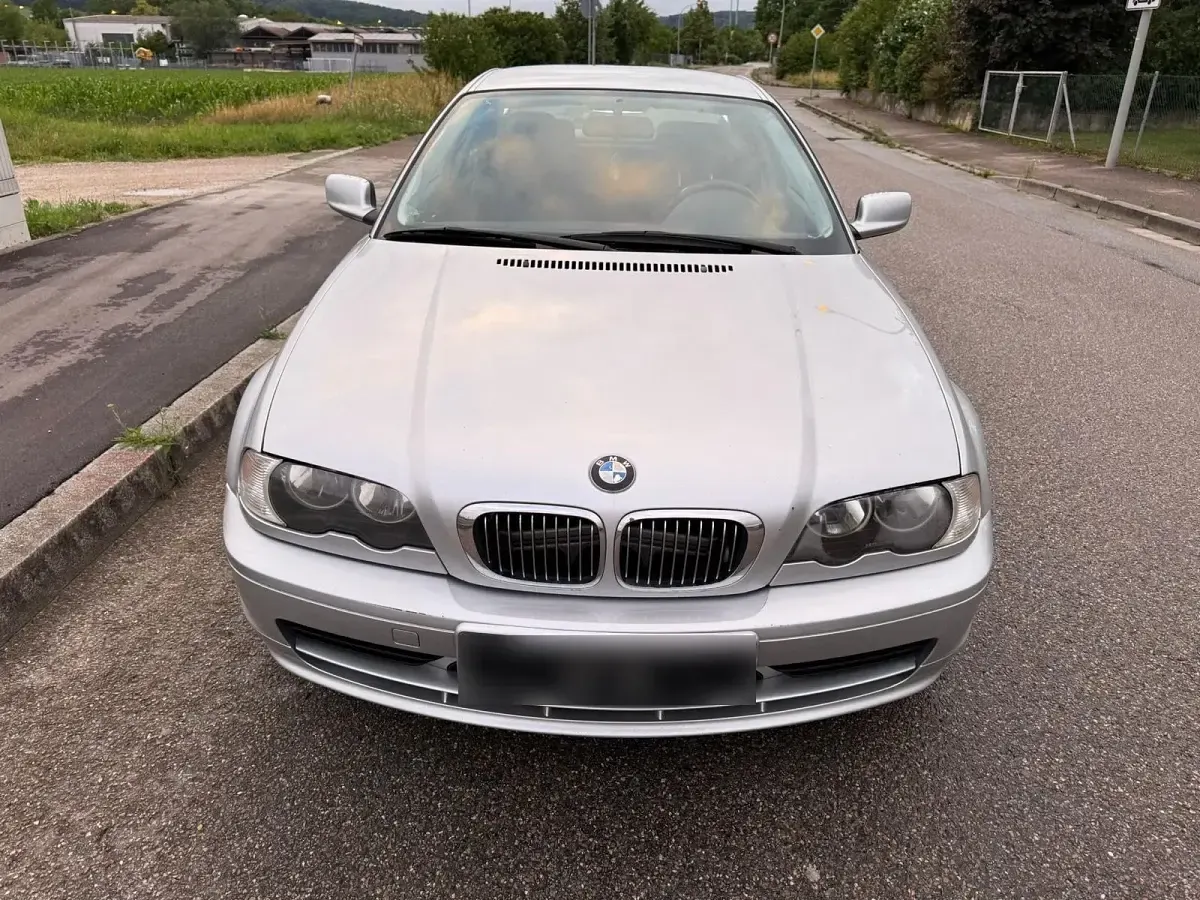 Gebraucht BMW 318 143 PS (105 kW) 2002 Grau Coupé