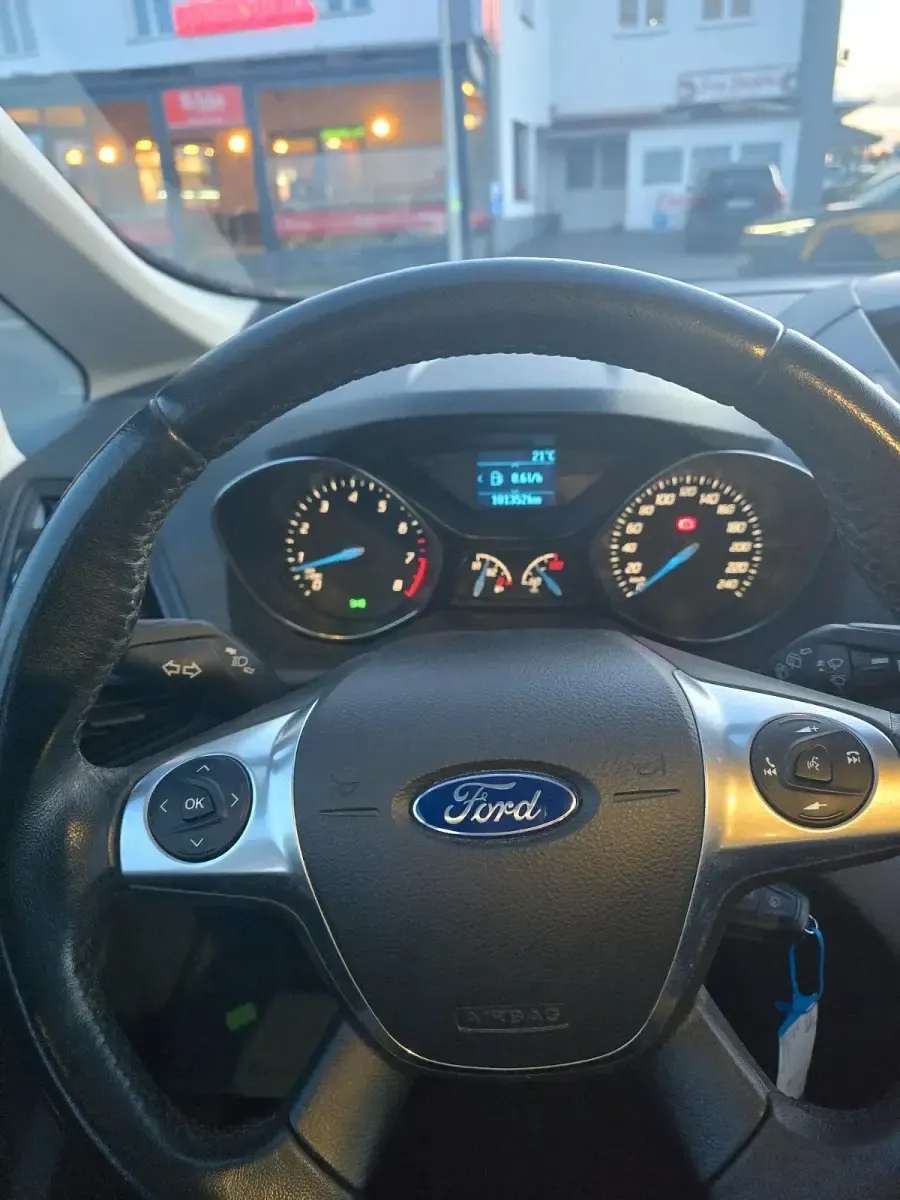Gebraucht Ford C-MAX 125 PS (91 kW) 2014 Braun Van / Kleinbus