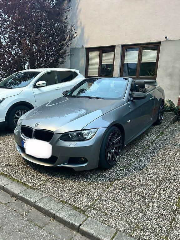 Grau Gebraucht 2009 BMW 330 Cabriolet Cabrio | 7.400 € (Superpreis) - Bild 1/4