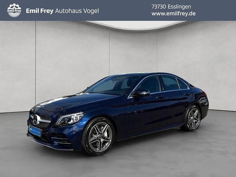 Blau Gebraucht 2018 Mercedes C300 AMG line Limousine | 31.840 € (Fairer Preis) - Bild 1/4