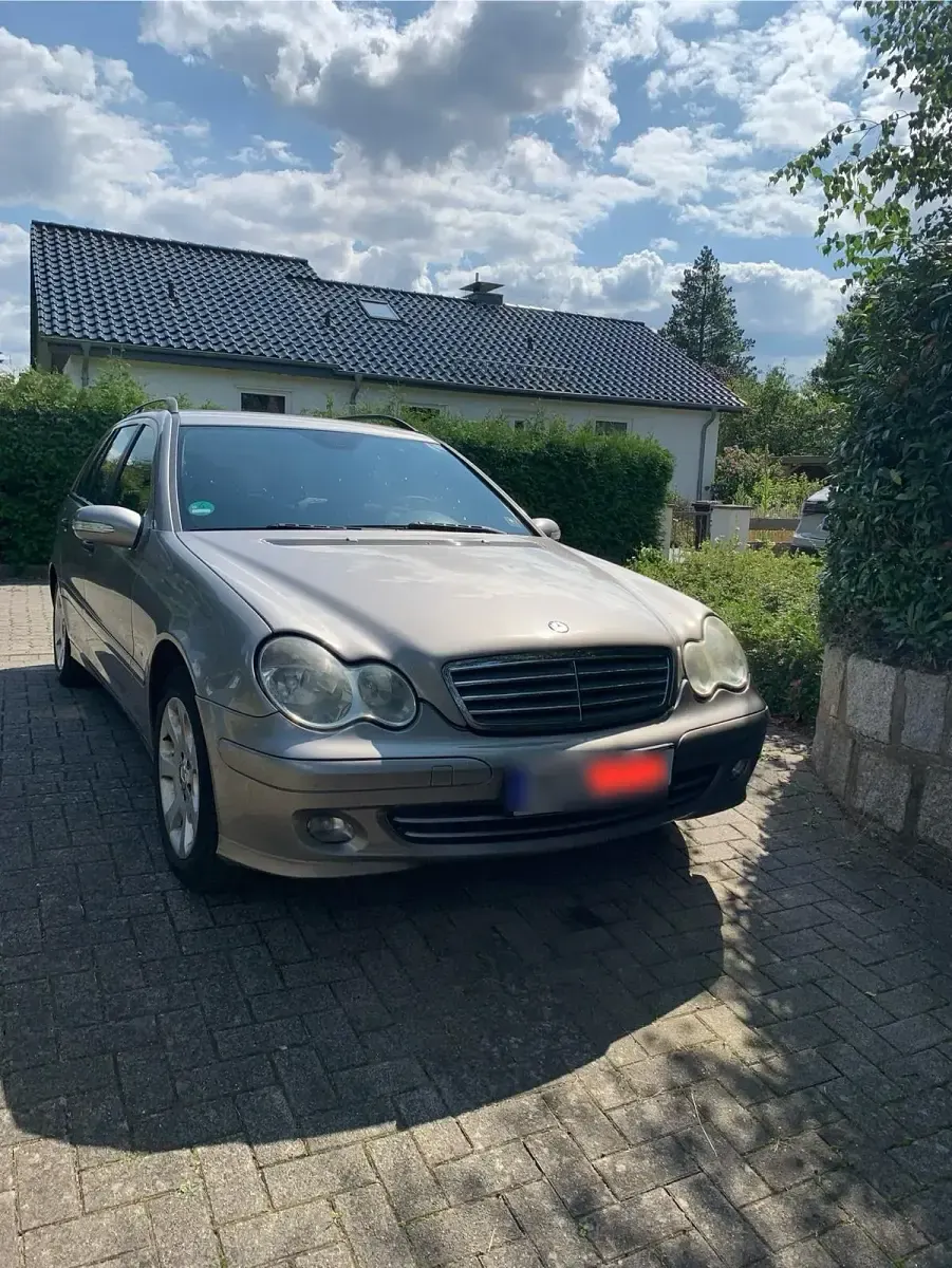 Gebraucht Mercedes C180 143 PS (105 kW) 2007 Grau Kombi