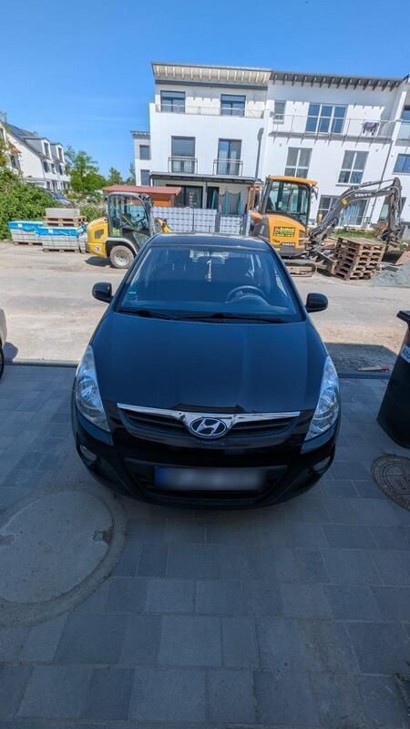 Schwarz Gebraucht 2010 Hyundai i20 Classic Kleinwagen | 1.950 € (Fairer Preis) - Bild 1/4