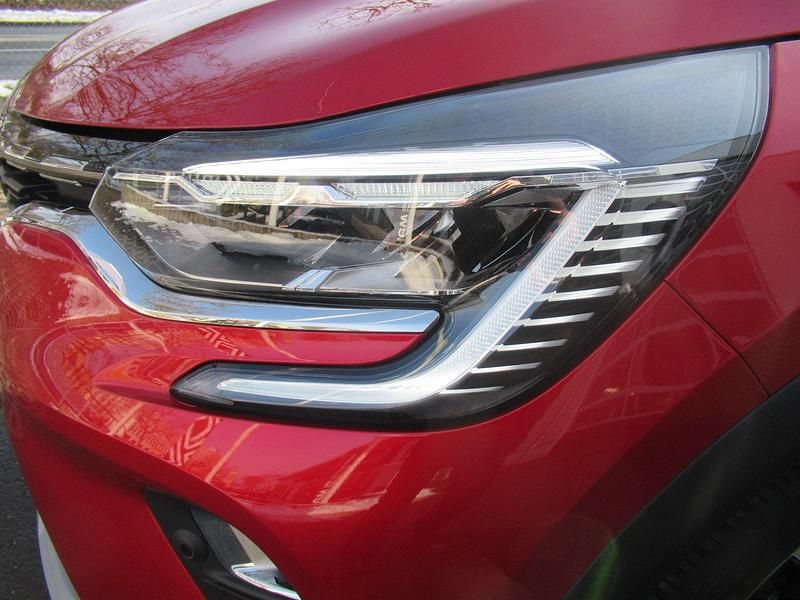 Używany Renault Captur Techno 140 KM (102 kW) 2024 Czerwony SUV