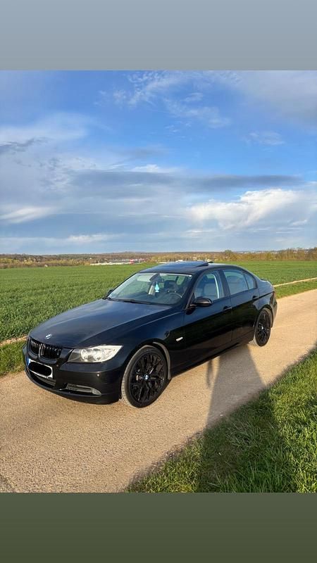 Gebraucht BMW 320 163 PS (119 kW) 2007 Schwarz Limousine